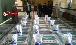 ۶۰۰ بسته معیشتی بین نیازمندان گرمساری توزیع شد