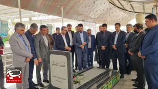 ادای احترام مشاور وزیر تعاون کار و رفاه اجتماعی به شهدای زاهدان &nbsp;