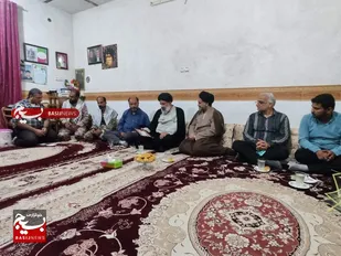 خانواده شهدا از افتخارات کشور هستند