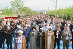 برپایی نماز عید فطر در شهر قیامدشت