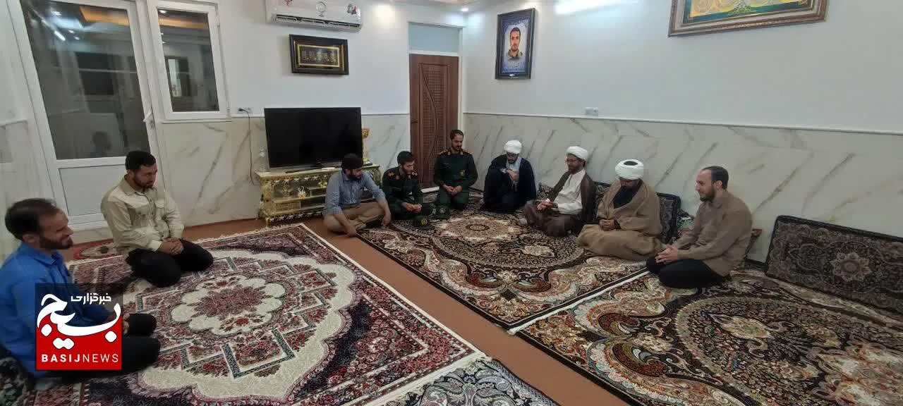 دیدار با خانواده شهید مهدی زاهد لویی و برنامه ریزی جهت برگزاری دومین مراسم بزرگداشت این شهید امنیت