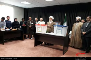 نماینده ولی&zwnj;فقیه در استان همدان رأی خود را به صندوق انداخت