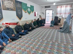 دیدار مسئولین شهرستان ری با خانواده معظم شهیدان مدافع حرم موسوی