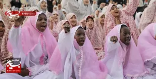 جشن تکلیف ۲۵۰ دختر از سراسر جهان در حرم مطهر رضوی/جشنی فارغ از &laquo;رنگ و نژاد&raquo;،&laquo;زبان و قبیله&raquo;