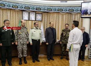 تجلیل استاندار آذربایجان شرقی از ۱۲ عضو ناوگروه ۸۶ نیروی دریایی ارتش