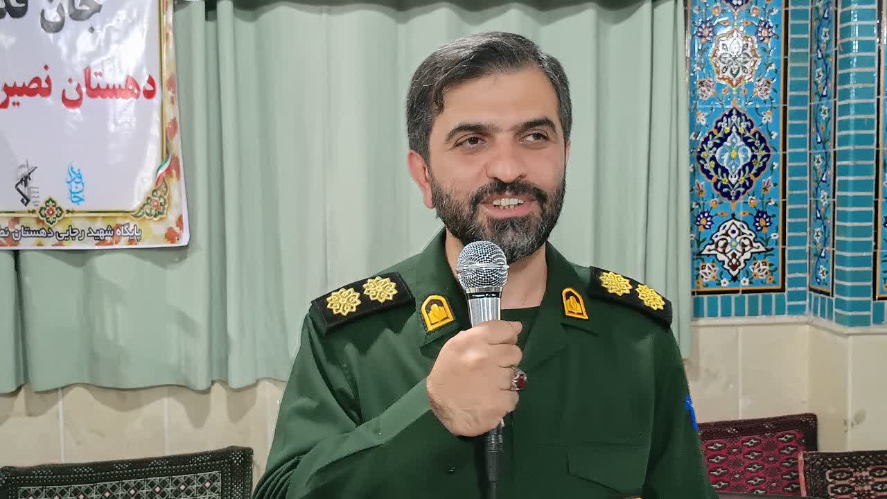 هر بسیجی آگاه، توطئه دشمن را خنثی میکند هر بسیجی آگاه، توطئه دشمن را خنثی میکند
