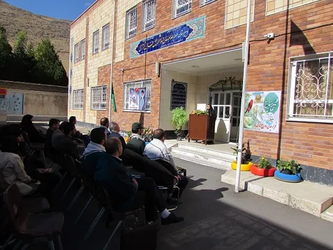 نواخته شدن زنگ پدافند غیر عامل به مناسبت آغاز هفته ی بسیج دانش آموزی درشازند