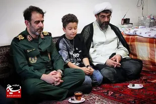 دیدار سردار سهندی فرمانده سپاه استان زنجان با خانواده شهدای حمله تروریستی آمریکا