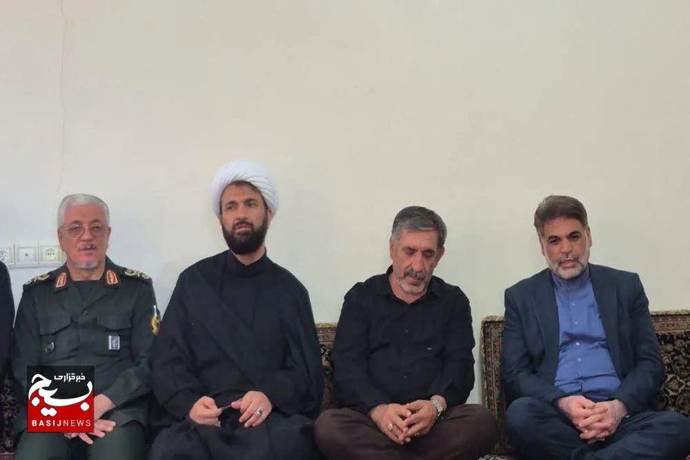 آزادگان نماد صبر، عزت و وفاداری به آرمان‌های انقلاب هستند