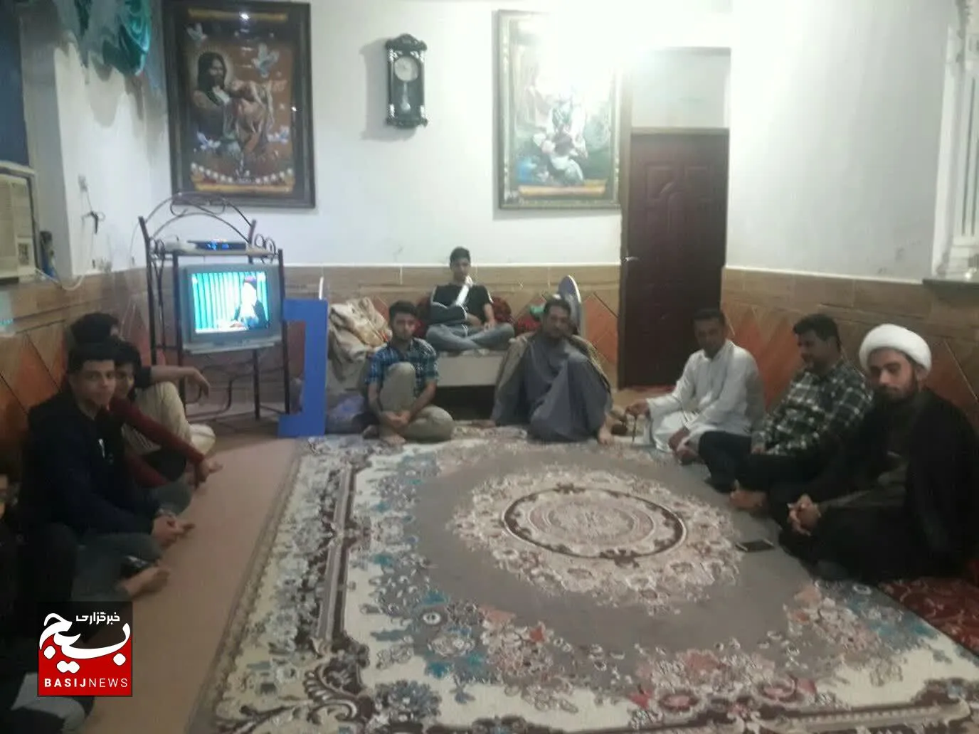 عیادت و دلجویی فرمانده پایگاه امام خمینی(ره) حمیدیه از بسیجی بیمار در ماه مبارک رمضان