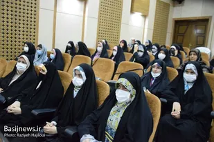 همایش دختران عصمت در تالار قرآن همدان