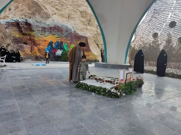 استقبال از خانواده شهید تازه شناسایی شده گمنام غلامعلی فرامرزی و اهالی شهرستان کوار استان فارس