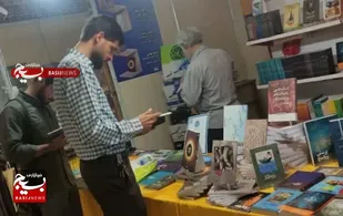 بازدید کارکنان لشکر عملیاتی ۱۷ علی بن ابی طالب (ع) از نمایشگاه کتاب تهران