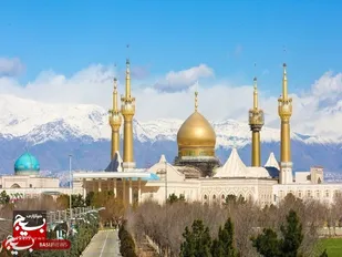 حضور بسیجیان پایگاه شهیده طیبه واعظی قم در حرم مطهر امام خمینی (ره)