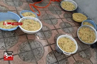 طبخ غذا به همت بسیجیان ویژه نیمه شعبان انجام شد