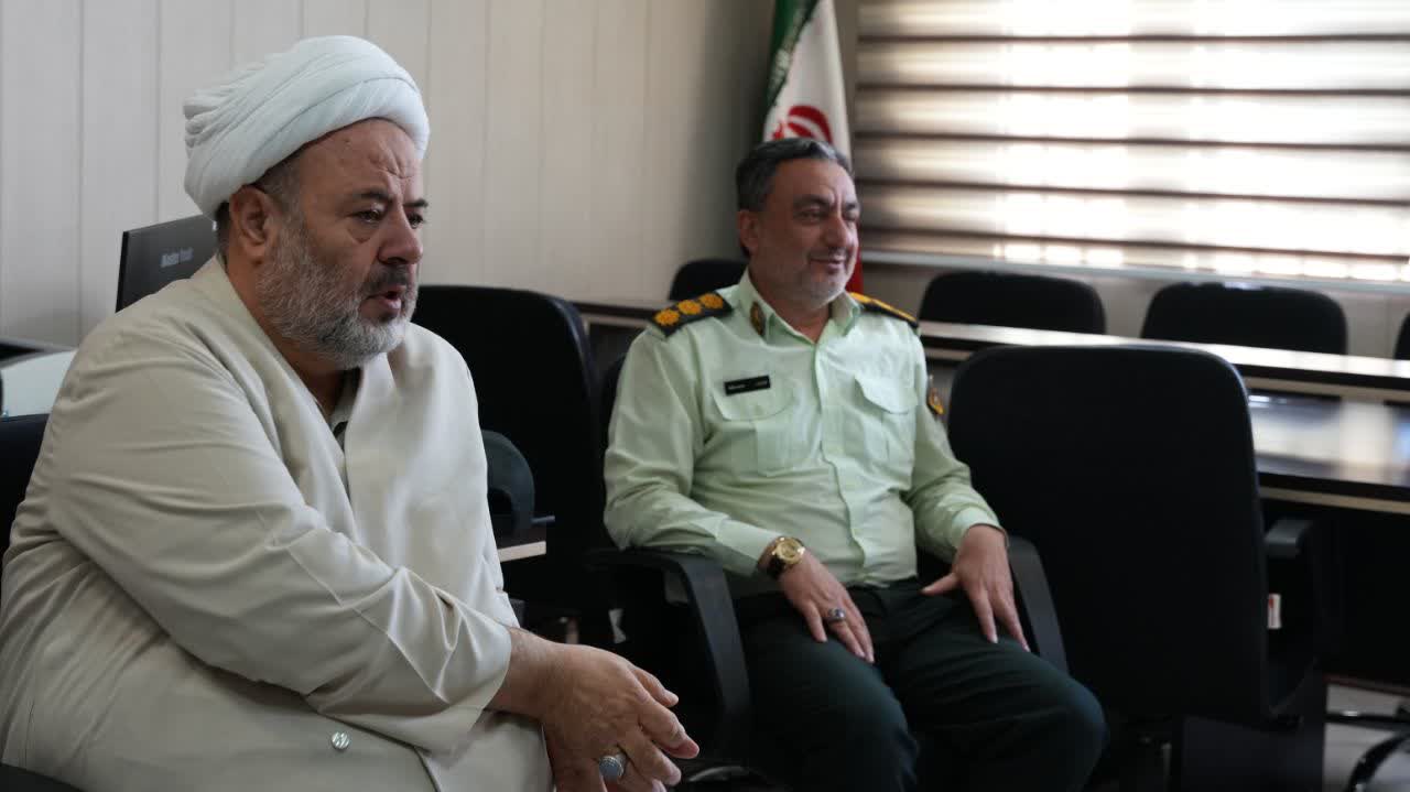 نیروی انتظامی خط مقدم امنیت در مقابله با تهدیدات داخلی است نیروی انتظامی خط مقدم امنیت در مقابله با تهدیدات داخلی است