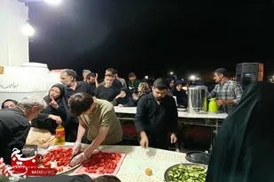 خدمت&zwnj;رسانی خادمان تویسرکانی به زائران اربعین حسینی