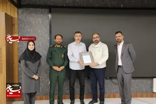 &ldquo;قدردانی از پاسداران امنیت انرژی کشور: تقدیر از مدیرعامل پالایشگاه اصفهان و فرمانده پایگاه بسیج شهید مصطفی خمینی&rdquo;