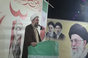 امر امام نباید روی زمین بماند/ ایستادگی امروز، واجب دینی است+تصاویر