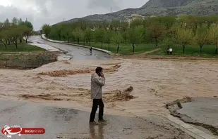 آب گرفتگی و جاری شدن سیل در برخی از مناطق استان کهگیلویه و بویراحمد (+ فیلم )