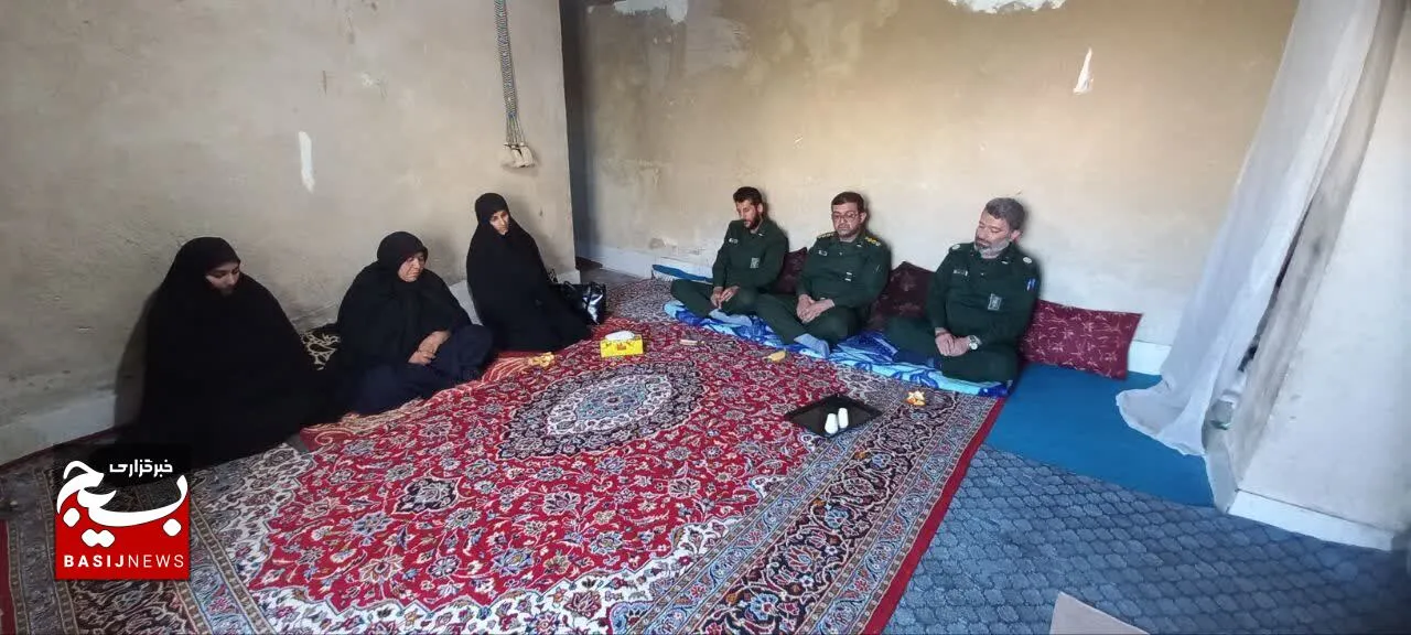 تجلیل از خانواده شهید معلم آتش آب پرور