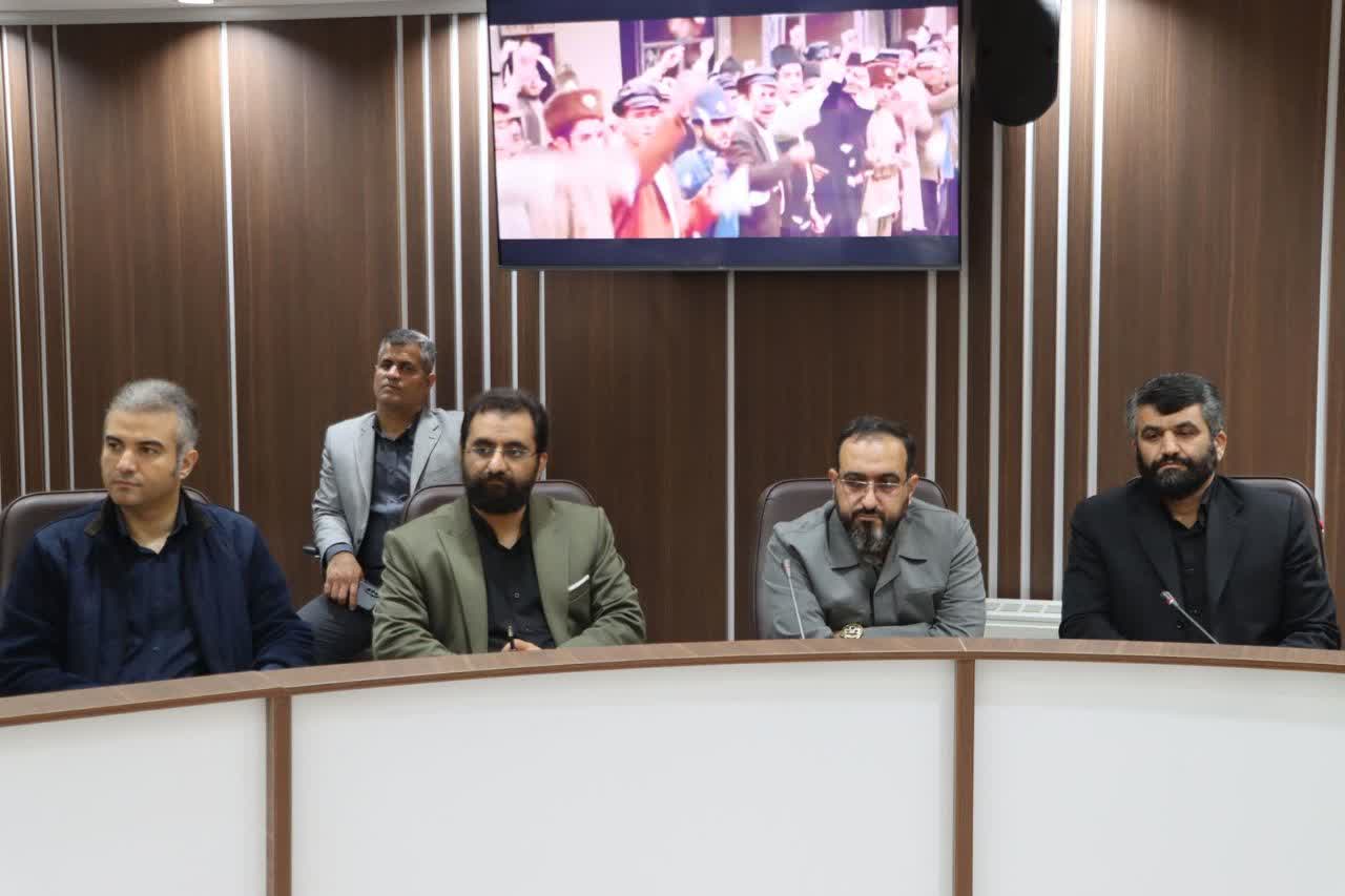 مکتب شهید میرزا کوچک جنگلی و شهید سلیمانی مکتبی راهبردی است که باید با استفاده از ظرفیت رسانه تبیین و تثبیت شود مکتب شهید میرزا کوچک جنگلی و شهید سلیمانی مکتبی راهبردی است که باید با استفاده از ظرفیت رسانه تبیین و تثبیت شود
