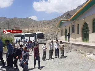 رزمندگان گردان ۱۰۶حضرت امام حسین(علیه السلام) درچه باخانواده شهید ابراهیم صیادی دیدار نمودند