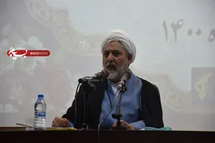 اگر سپاه نگهبان انقلاب است حوزه نمایندگی ولی فقیه نگهبان پاسداران انقلاب اسلامی است