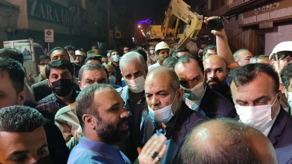 وزیر کشور وارد آبادان شد