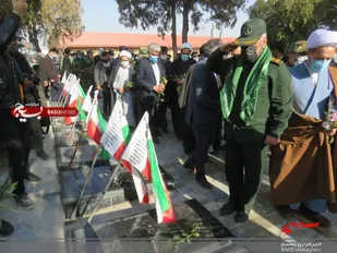 غبار روبی گلزار شهدای امامزاده سید محمد خمینی شهر