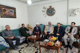 دیدار جمعی از مسئولین شهرستان بهار با یادگار پیشکسوت دفاع مقدس+تصاویر