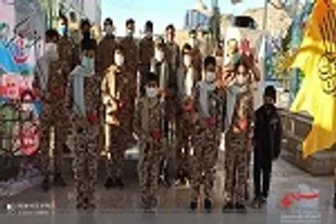 برگزاری کاروان آوای خدمت اجرای همزمان گروه سرود بصورت پاتوقی در مزار شهدا زاهدان