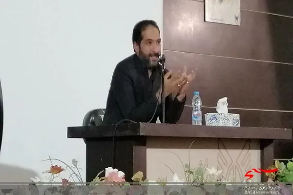 تلاش دشمن برای مدیریت افکار جامعه/ جهاد تبیین راه مقابله با جنگ رسانه ای دشمن است