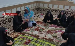 آموزش حصیربافی به زنان بی سرپرست در روستاها توسط کانون بسیج هنرمندان شادگان