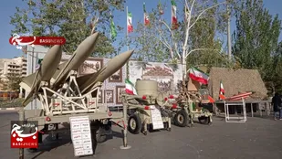 گوشه هایی از نمایشگاه دفاع مقدس در تبریز
