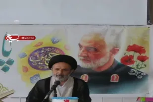 هنرمند اسلامی کسی است که روی دستاورد&zwnj;های انقلاب کار کرده باشد
