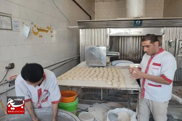 توزیع ۳ هزار قرص نان به مناسبت سالروز آزادسازی خرمشهر در روستای تکه
