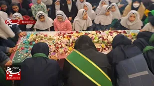 استقبال از شهید گمنام در مدرسه دخترانه حضرت فاطمه(س)+تصاویر