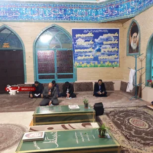 حضور بسیجیان و مسئولین فرودگاه بین المللی شاهرود در حرم شهدای گمنام+ عکس