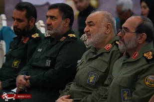 تجلیل فرمانده کل سپاه پاسداران از خانواده های شهدای کرمان