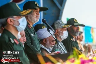 بسیجیان مظاهر امداد و حیات ملت ایران هستند