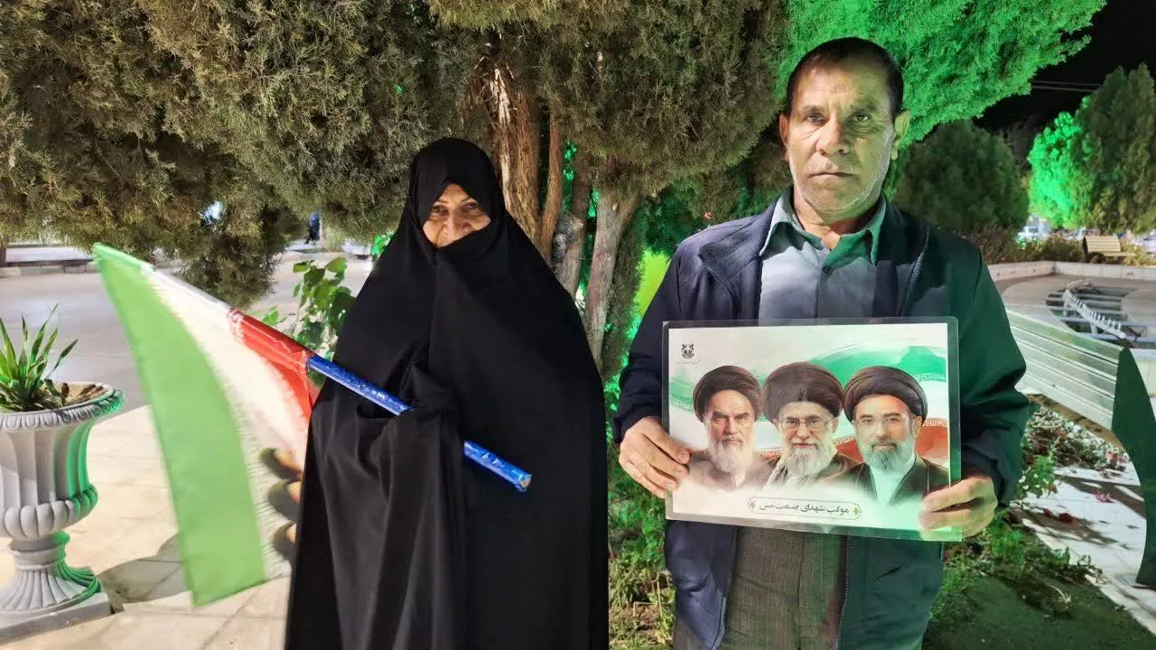 زوج کوهبنانی در میدان شهدا