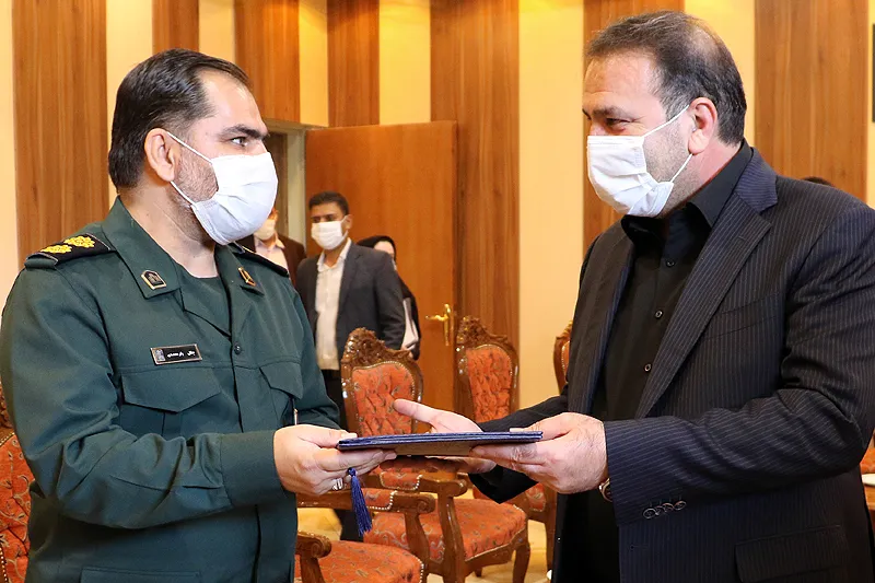 تجلیل استانداری فارس از روابط عمومی سپاه فجر در پِیِ کسب رتبه برتر کشوری