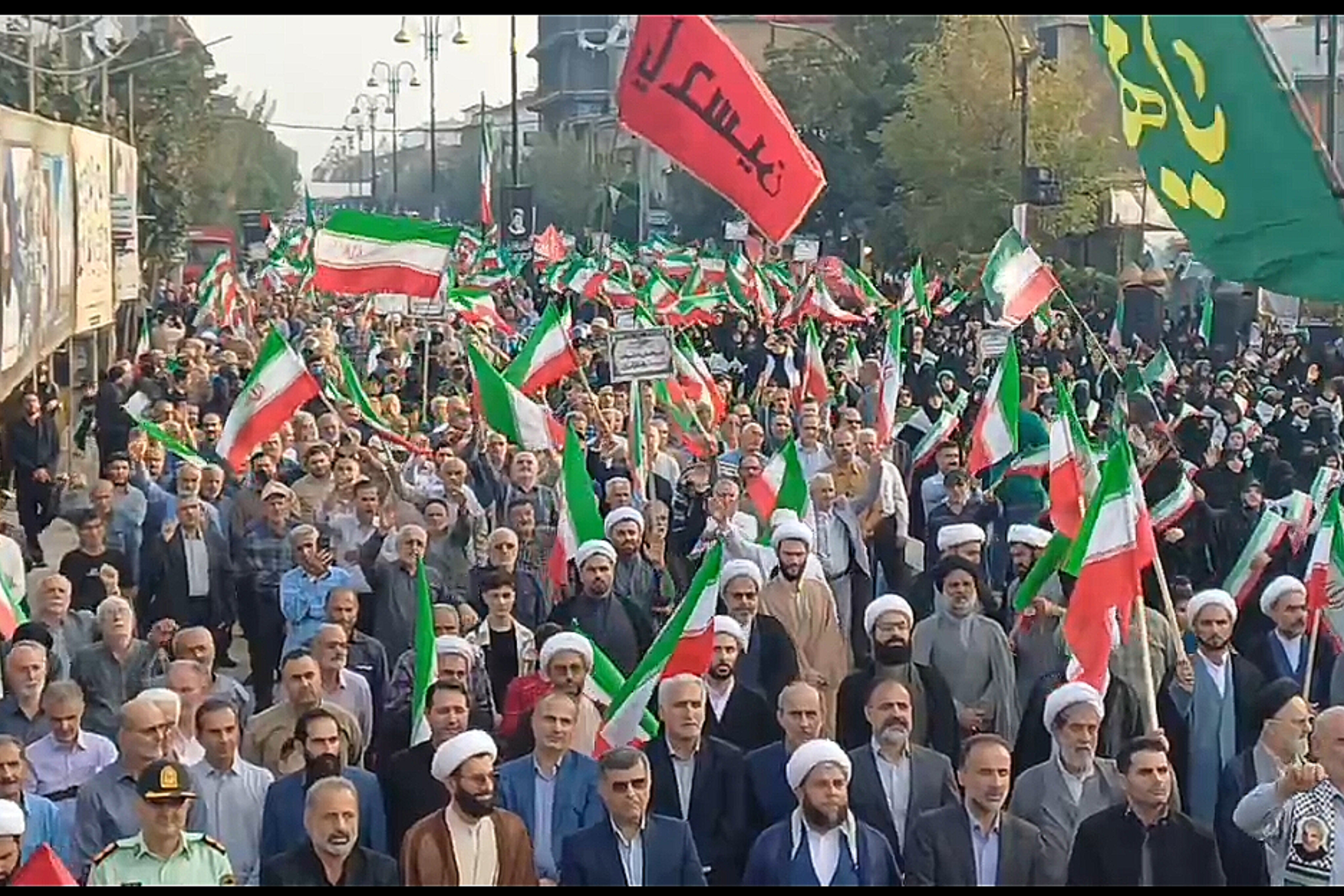 گیلان، در میدان جانفدایی برای ایران با یاد شهیدان وطن در میدان «جان فدا» ایستاد گیلان، در میدان جانفدایی برای ایران با یاد شهیدان وطن در میدان «جان فدا» ایستاد