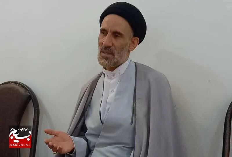 استاد حوزه‌های علمیه خوزستان؛
مساجد شخصیت امام خمینی (ره) را به نسل جوان معرفی کنند