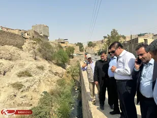 معاون وزیر نیرو وضعیت فاضلاب روباز مسجدسلیمان را بررسی کرد