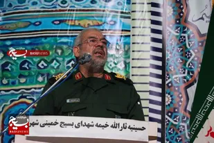جمهوری اسلامی ایران با اقتدا به اهلبیت از مظلومان عالم دفاع میکند