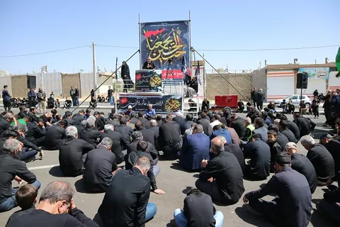 برگزاری مراسم سوگواری  روز عاشورا در شهر مهاجران شازند