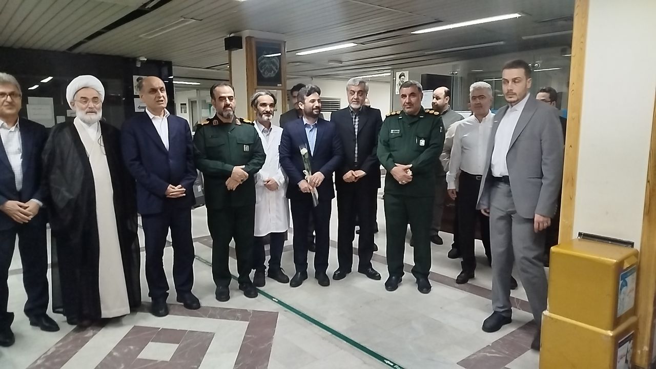 تجلیل مسئولان گیلان از تلاشهای کادر پرستاری در بیمارستانهای رشت تجلیل مسئولان گیلان از تلاشهای کادر پرستاری در بیمارستانهای رشت