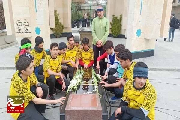 تجدید میثاق دوندگان نوجوان هیئت دو ومیدانی استان همدان با شهدای انقلاب